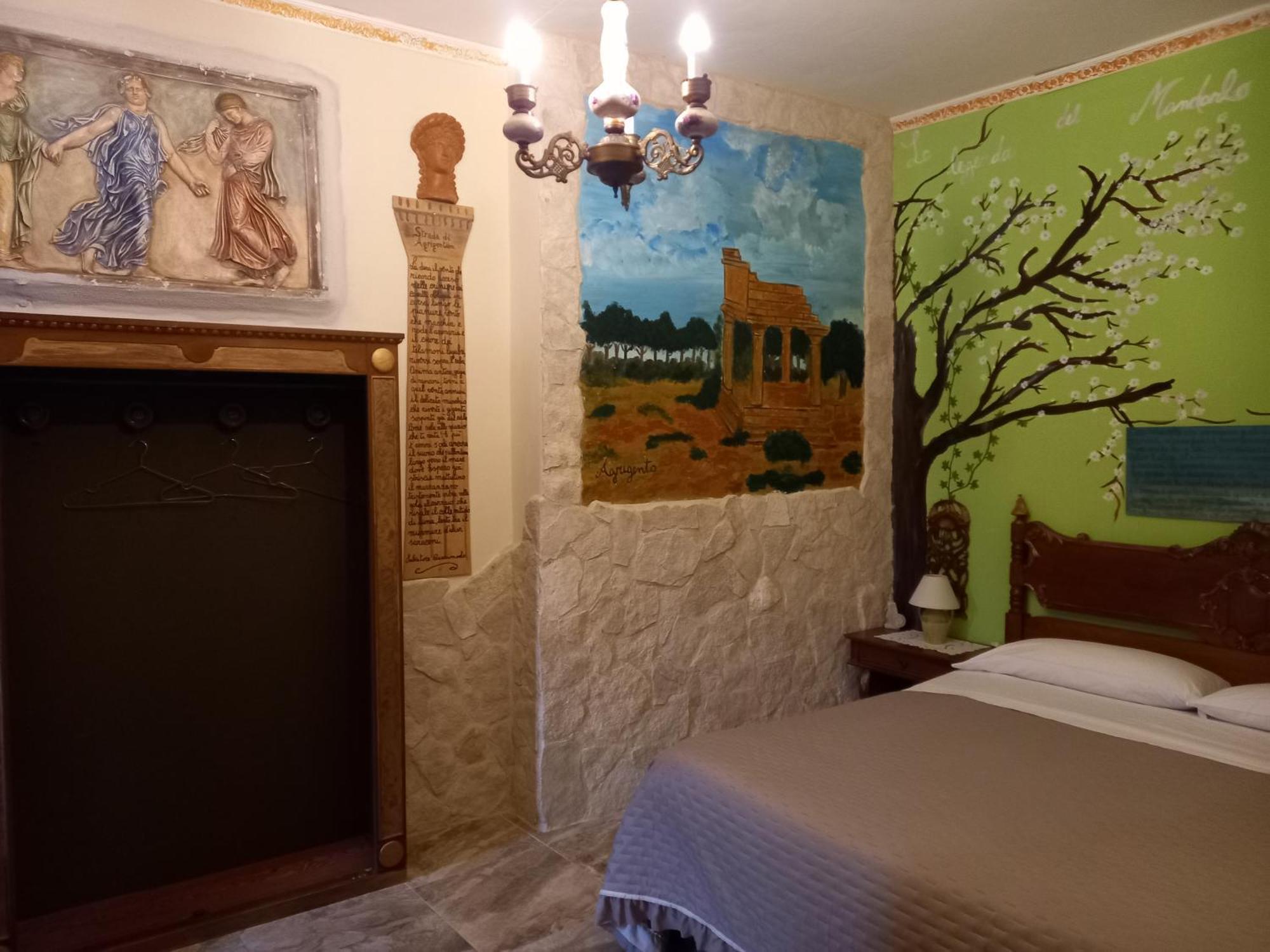 Sicilia In Miniatura "L'Atelier Dell'Etna" Bed and Breakfast Zafferana Etnea Værelse billede